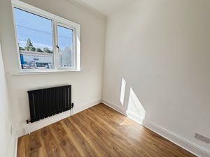 Bedroom- click for photo gallery